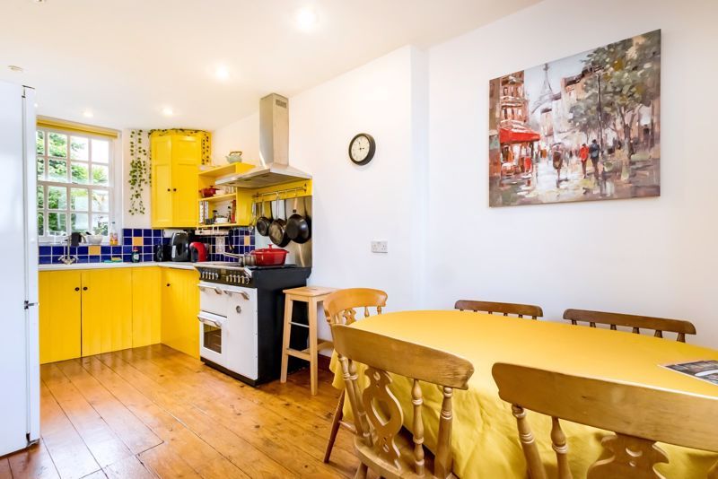 Property photo 2 of 18 Kitchen