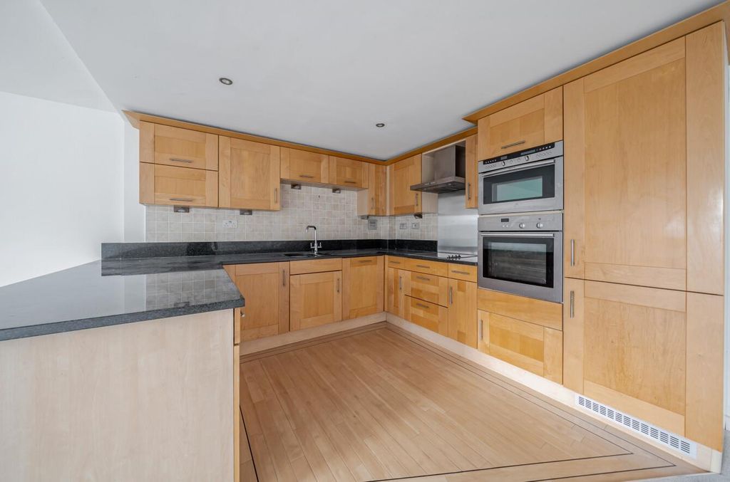 Property photo 3 of 16 1349864-9-68c14759E51Aa-9.Jpg