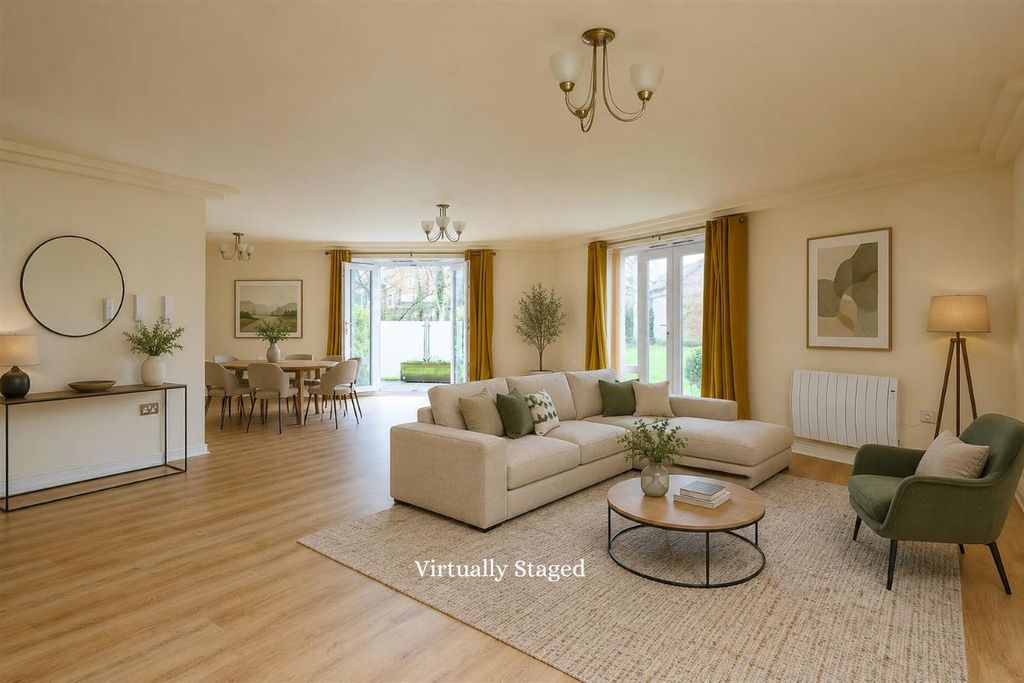 Property photo 1 of 11 Living Dining