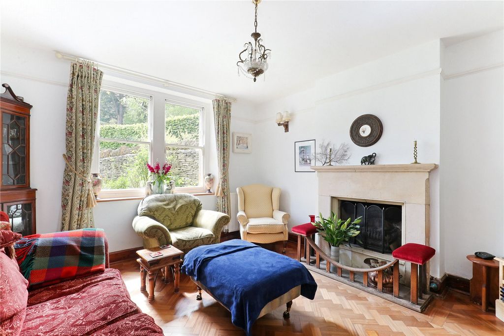 Property photo 3 of 14 Sitting Room
