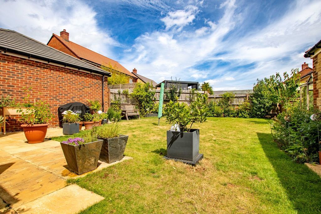 Property photo 3 of 19 Picture No. 37