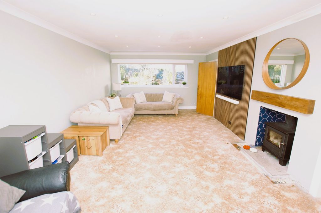 Property photo 2 of 17 Picture No. 01