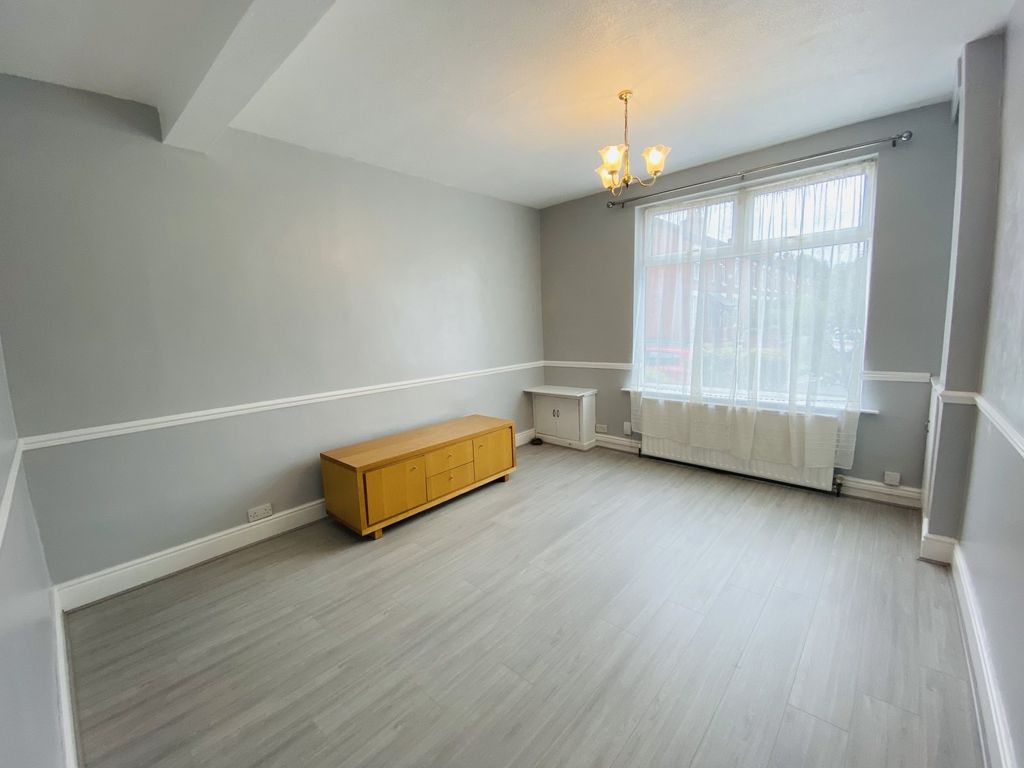 Property photo 2 of 12 Lounge