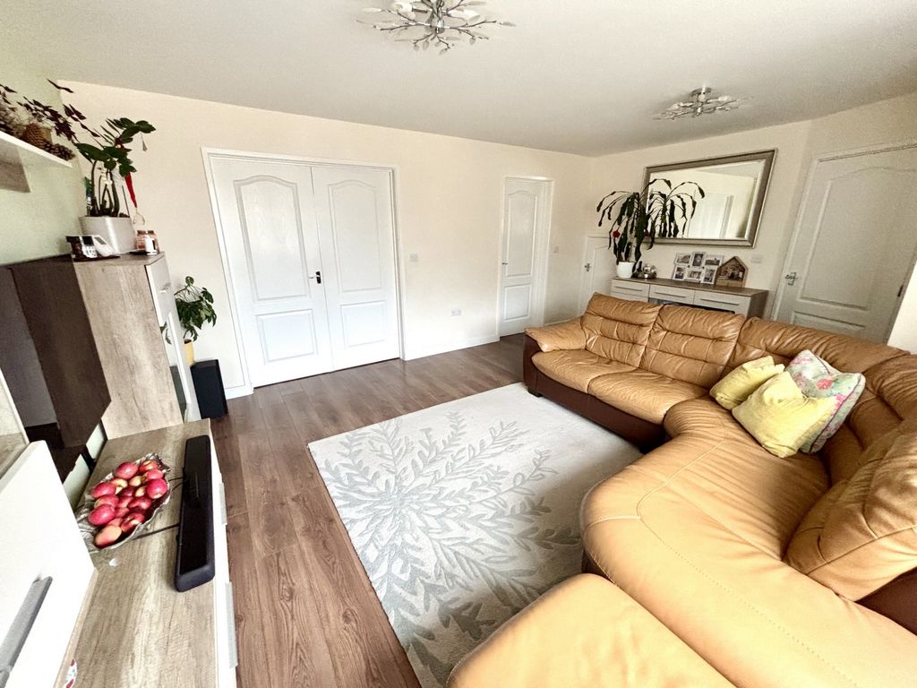 Property photo 3 of 21 Photo 32