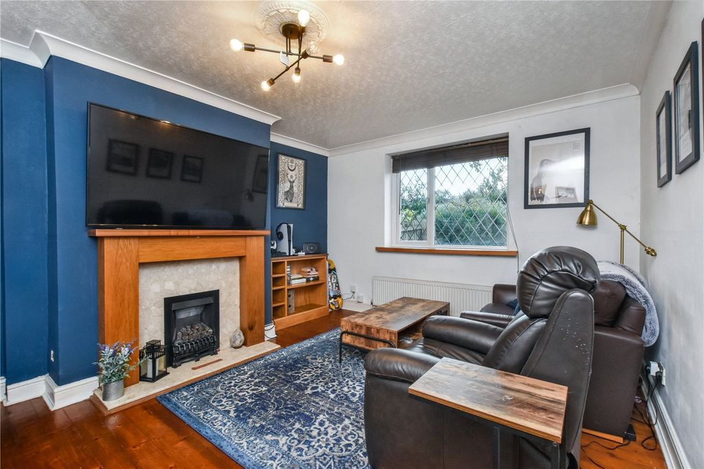 Property photo 2 of 31 Picture No. 14