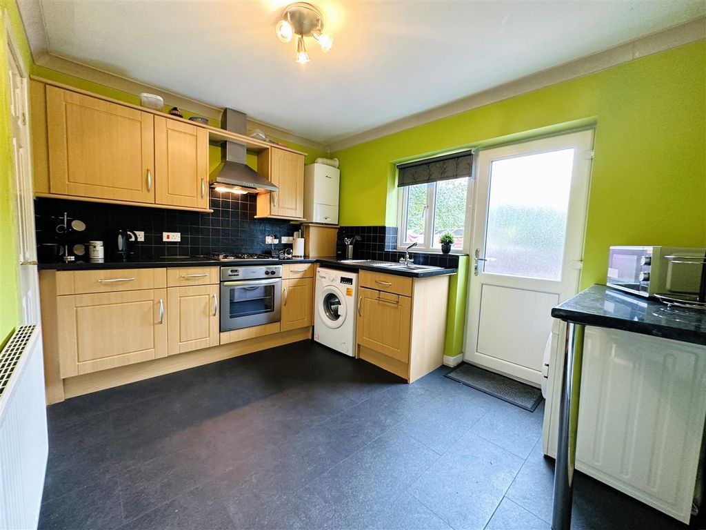Property photo 3 of 13 Kitchen Diner
