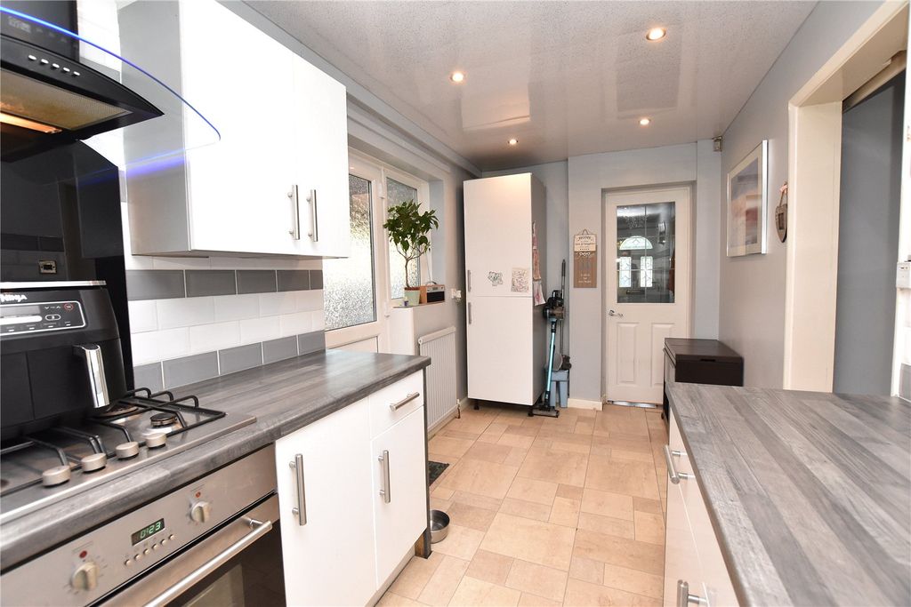 Property photo 2 of 19 Picture No. 31