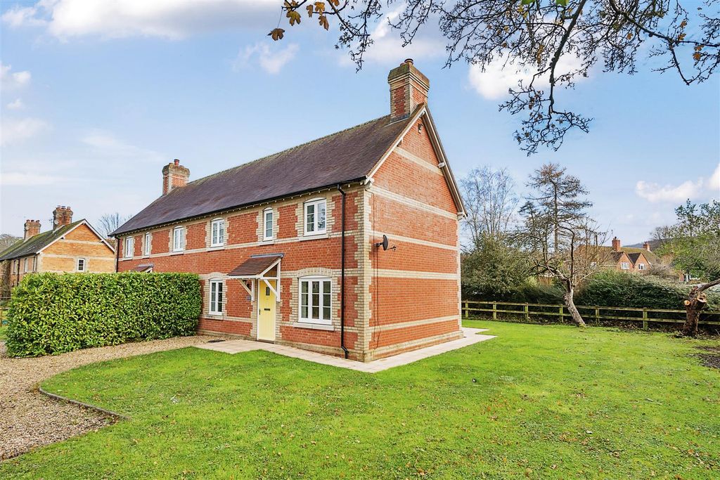 Property photo 2 of 15 Side Aspect