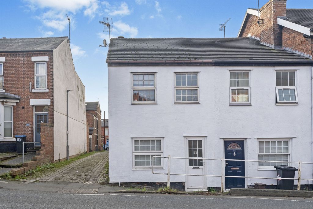 Property photo 1 of 17
