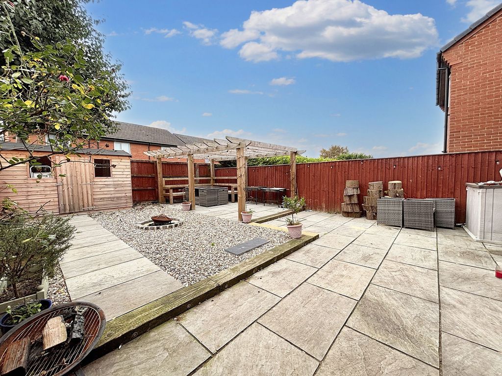 Property photo 2 of 15 Garden