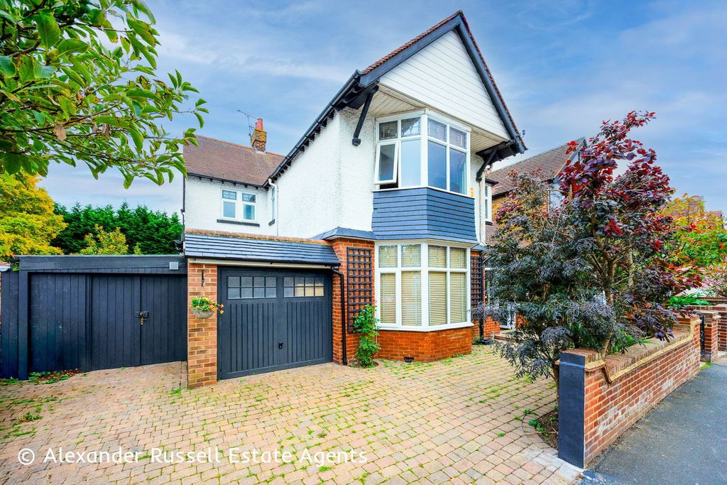 Property photo 1 of 27