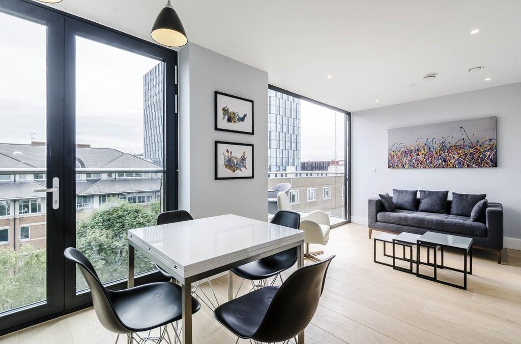 Property photo 1 of 12 Spitfire Building
