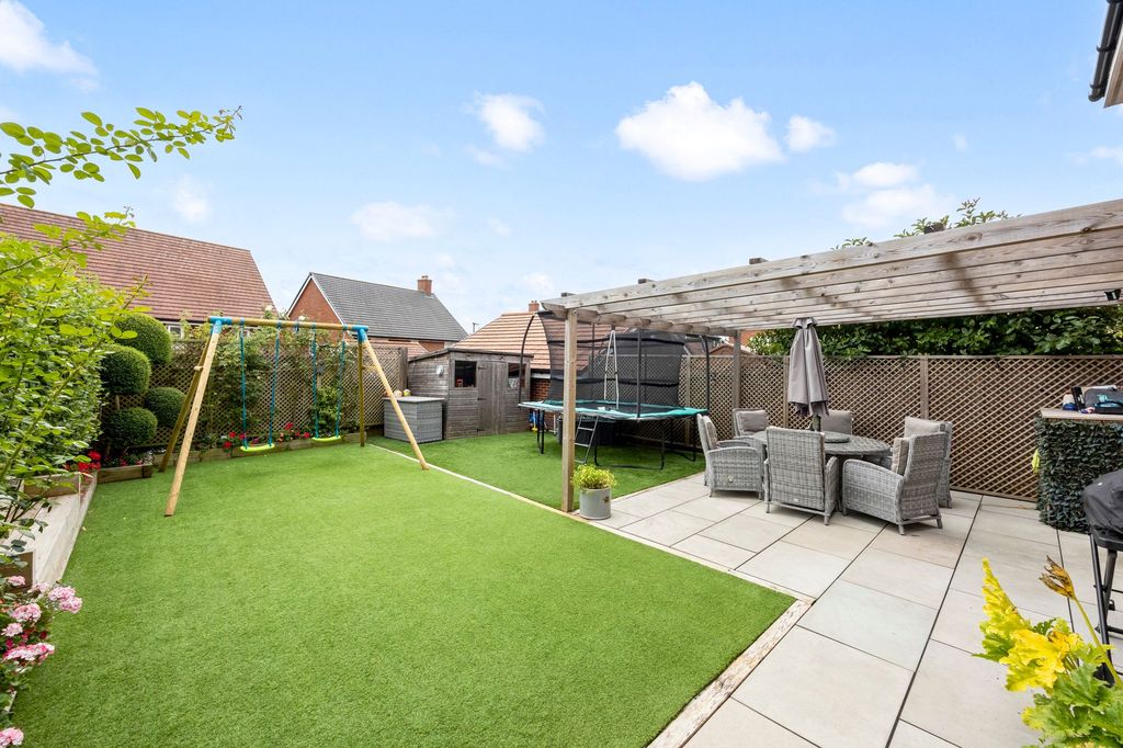 Property photo 2 of 20 Rear Garden