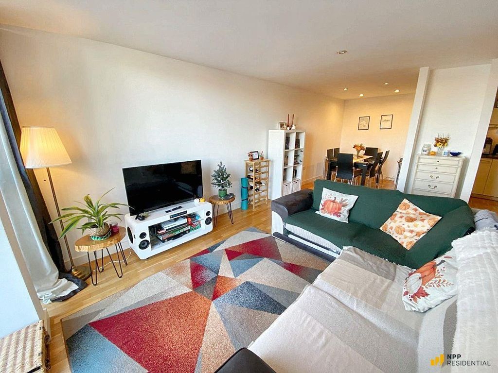 Property photo 1 of 28
