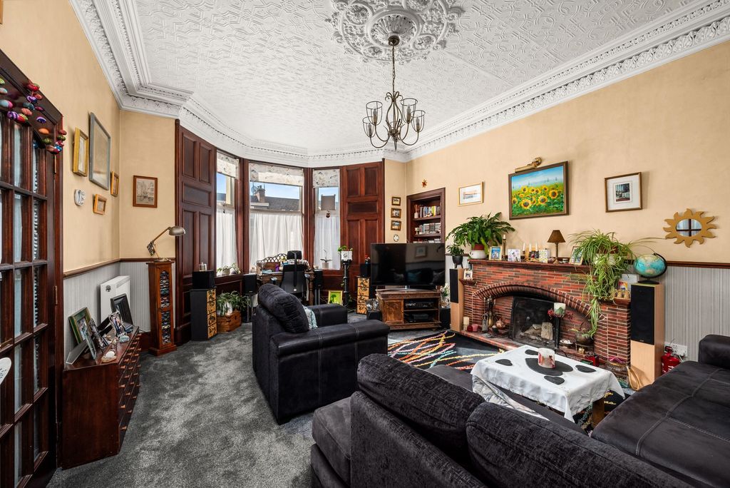 Property photo 2 of 26