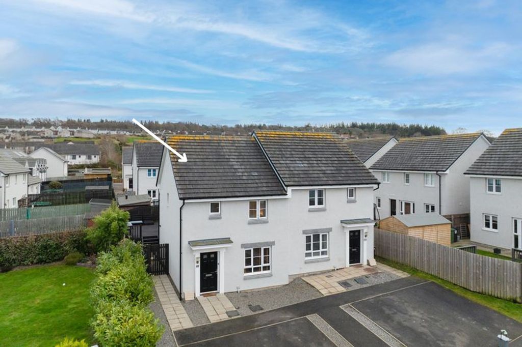 Property photo 1 of 35