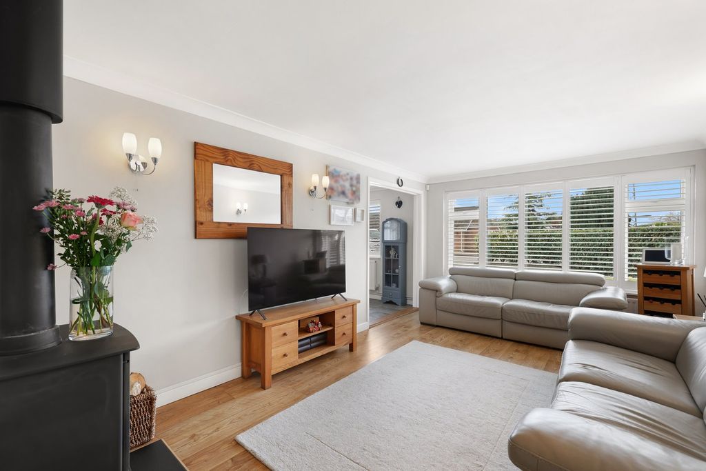 Property photo 3 of 21