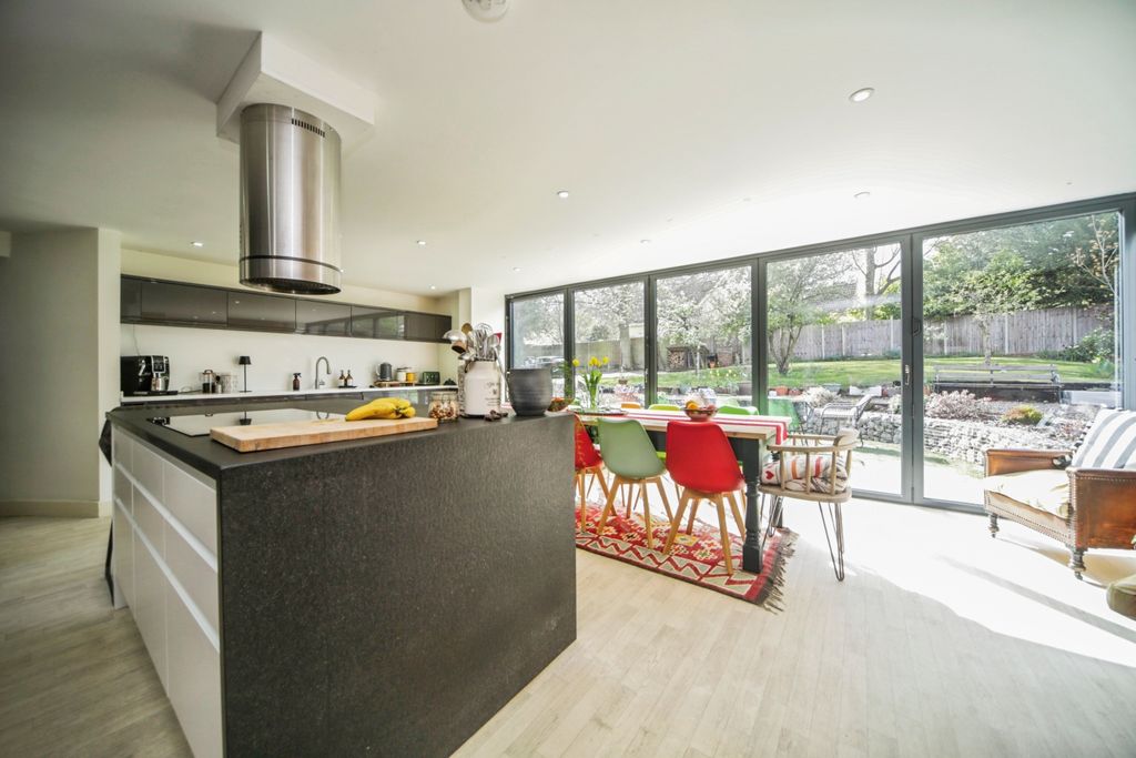 Property photo 2 of 42 9T5A0905