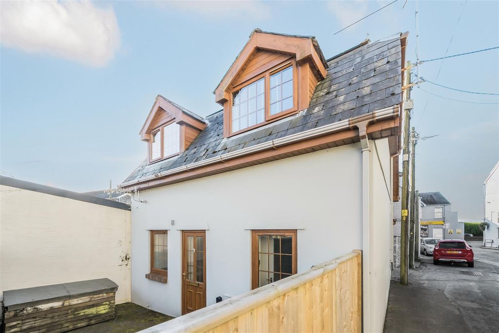 Property photo 2 of 15 1356939-2-68d101Eea49Ab.Jpg