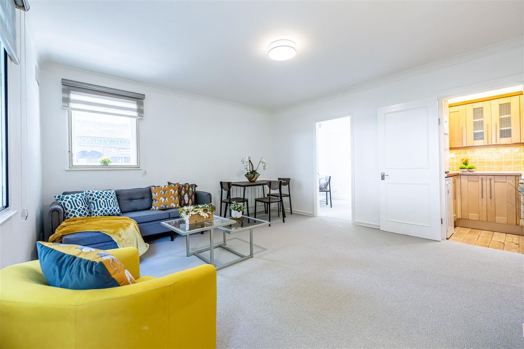 Property photo 1 of 11 Devonport 2-003 Hr.Jpg