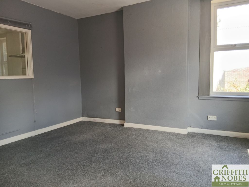 Property photo 3 of 12 Dining Room