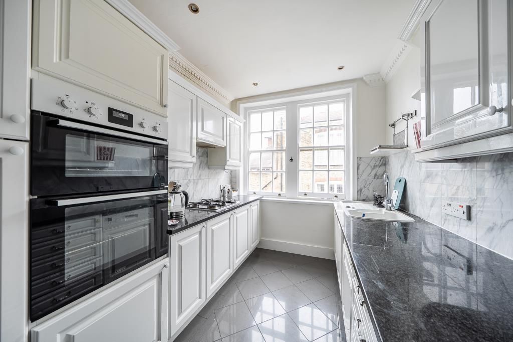 Property photo 3 of 16 Kitchen