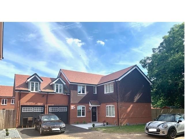 Property photo 3 of 17 Front Aspect