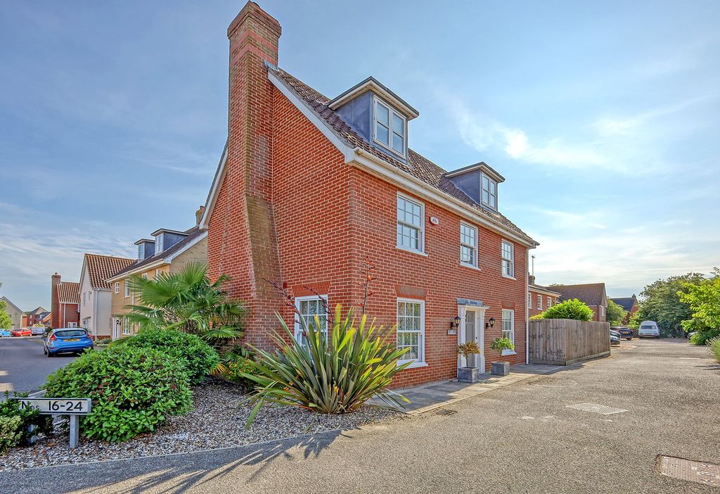 Property photo 1 of 18