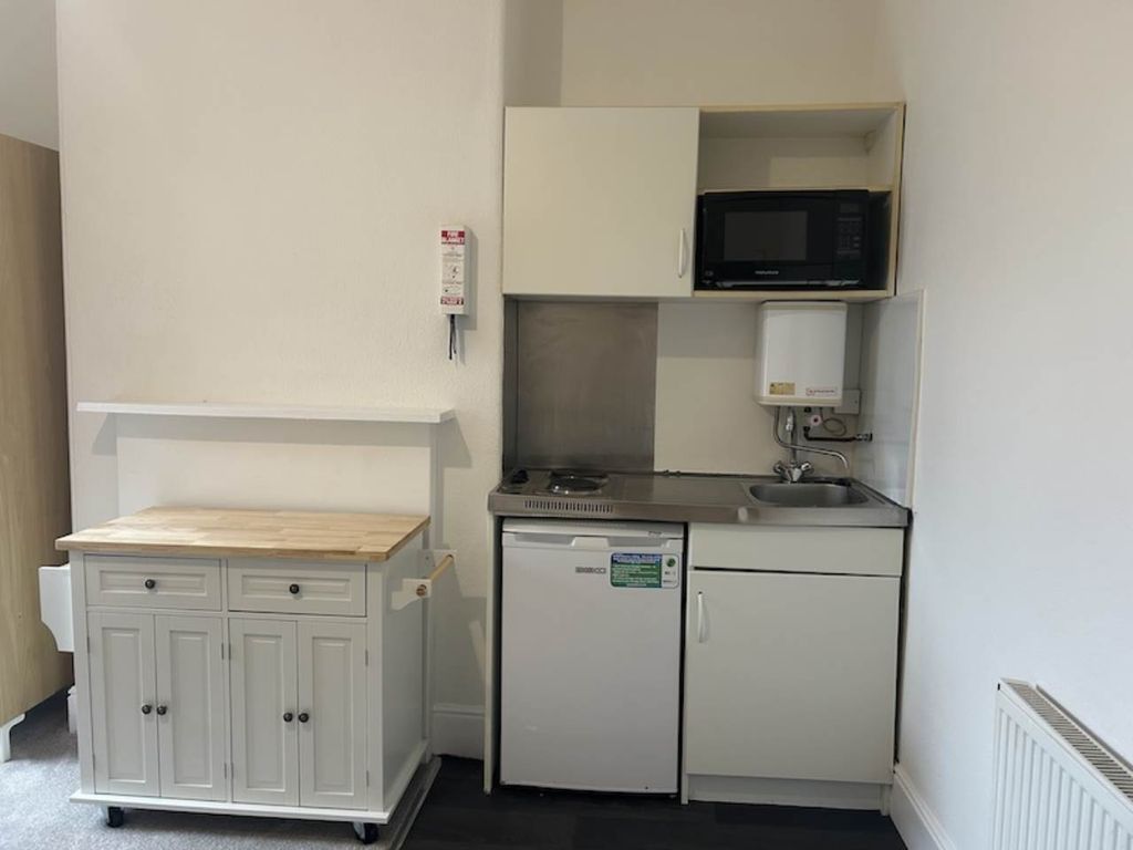 Property photo 3 of 4 Kitchen