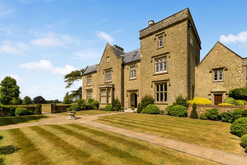 Property photo 1 of 16 1