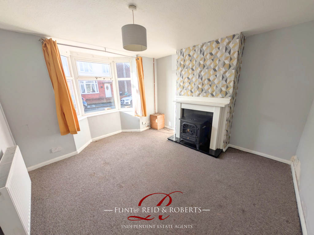 Property photo 3 of 18 Living Room