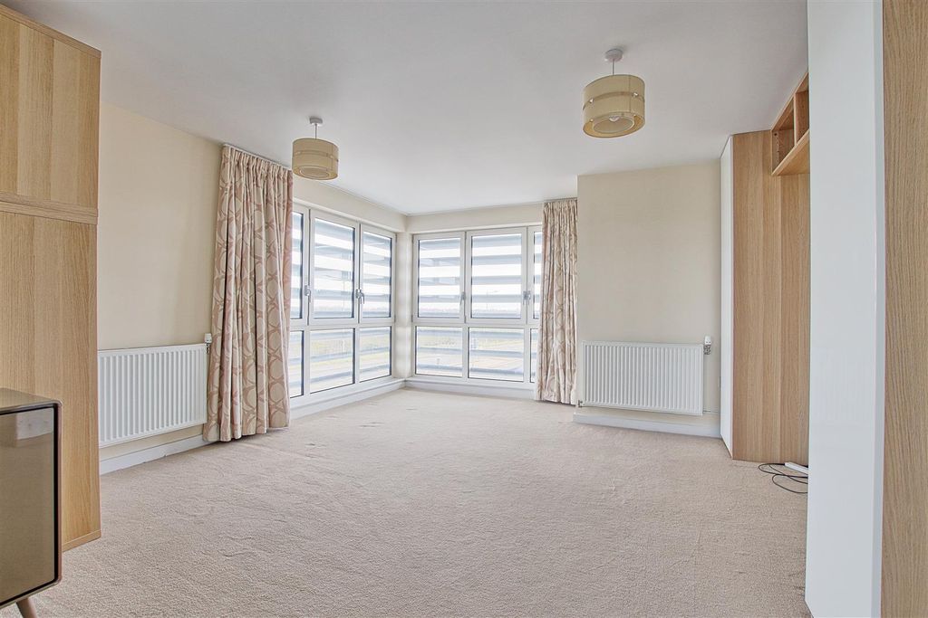 Property photo 2 of 9 Living Room.Jpg