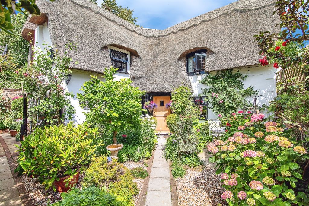Property photo 1 of 17