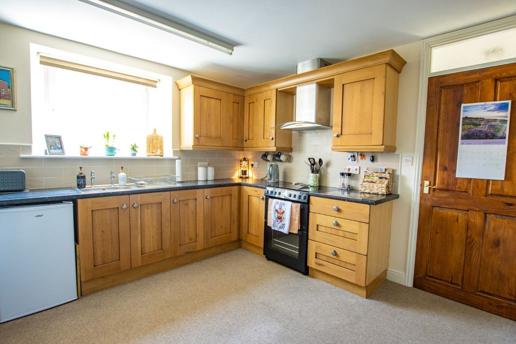 Property photo 3 of 15 5221196