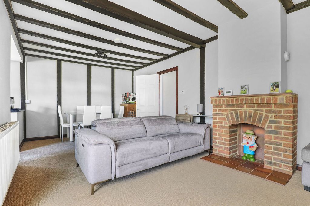 Property photo 3 of 13
