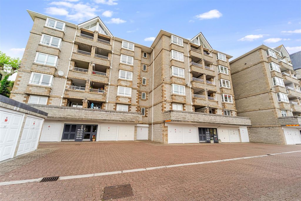 Property photo 1 of 14 Building Exterior
