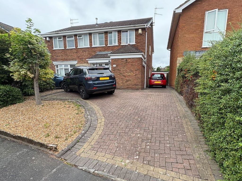 Property photo 1 of 4 9 Harrow Road