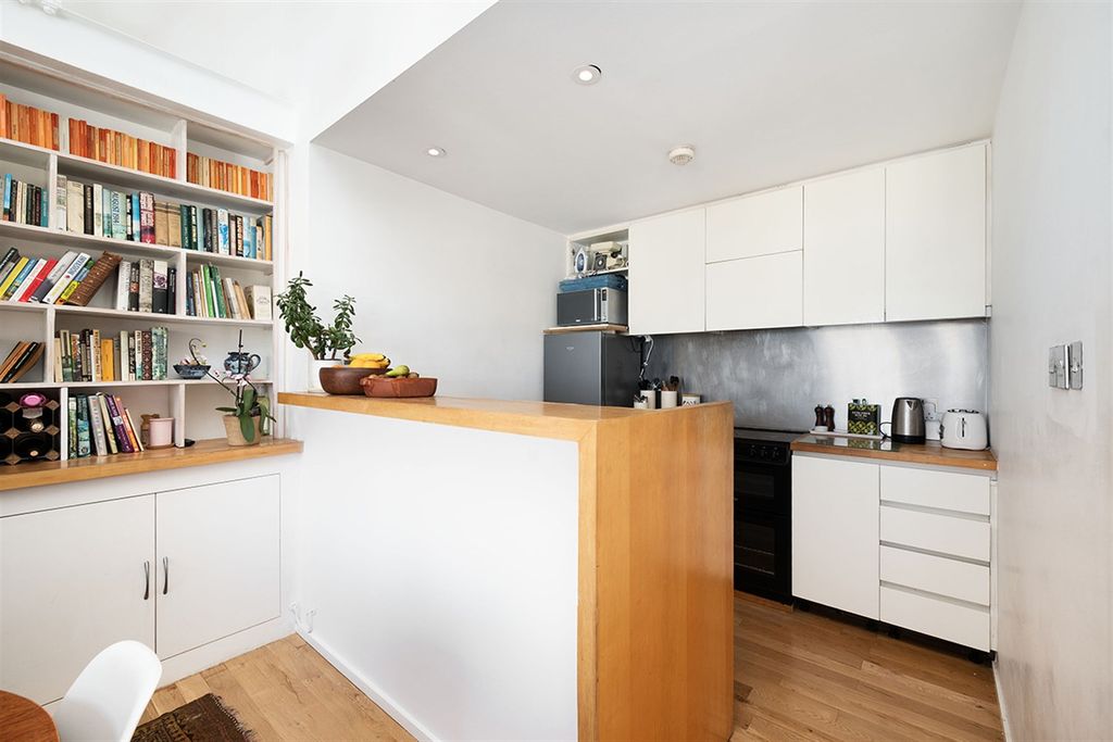 Property photo 3 of 13 Kitchen