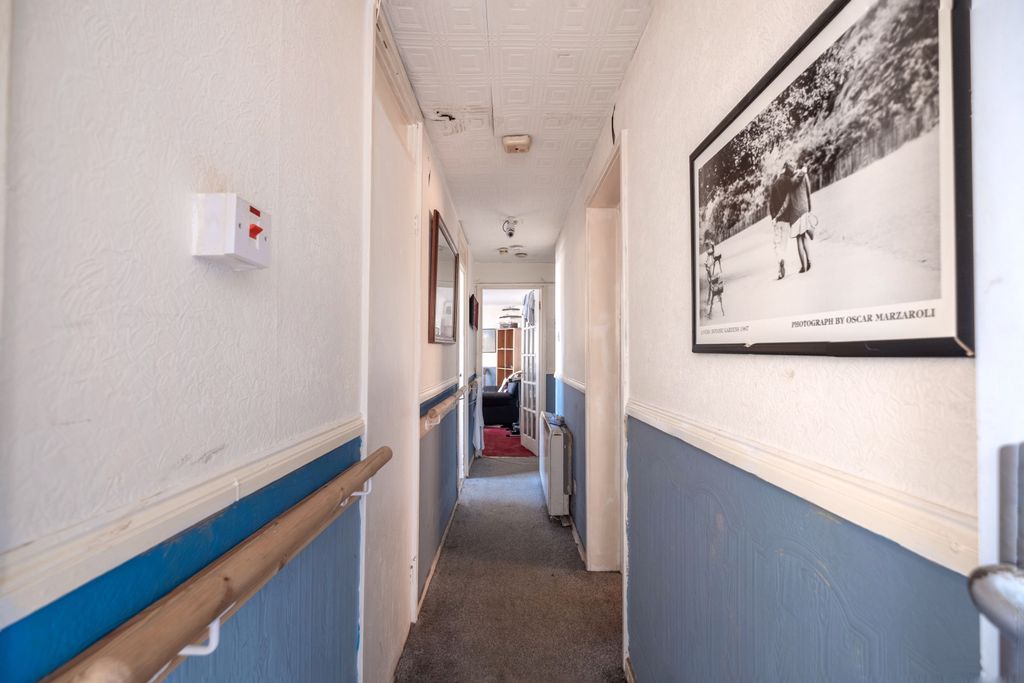 Additional image 21 of 2 bed flat for saleMaybole Road, Port Glasgow PA14