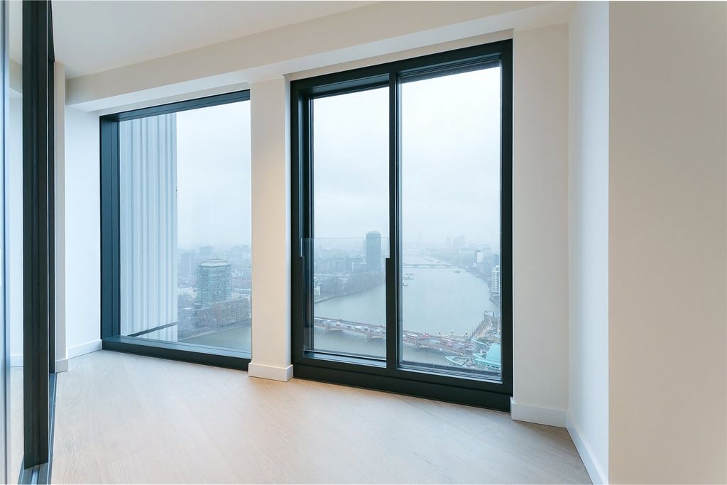 Property photo 2 of 35 Picture No. 14