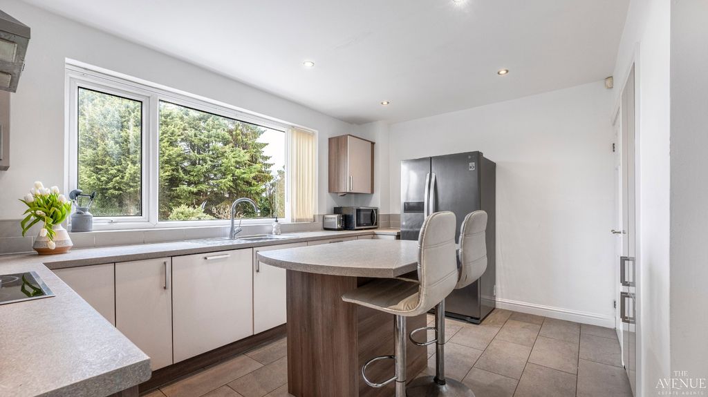 Property photo 3 of 27 4823805