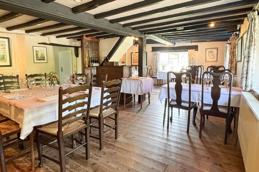 Property photo 3 of 25 4