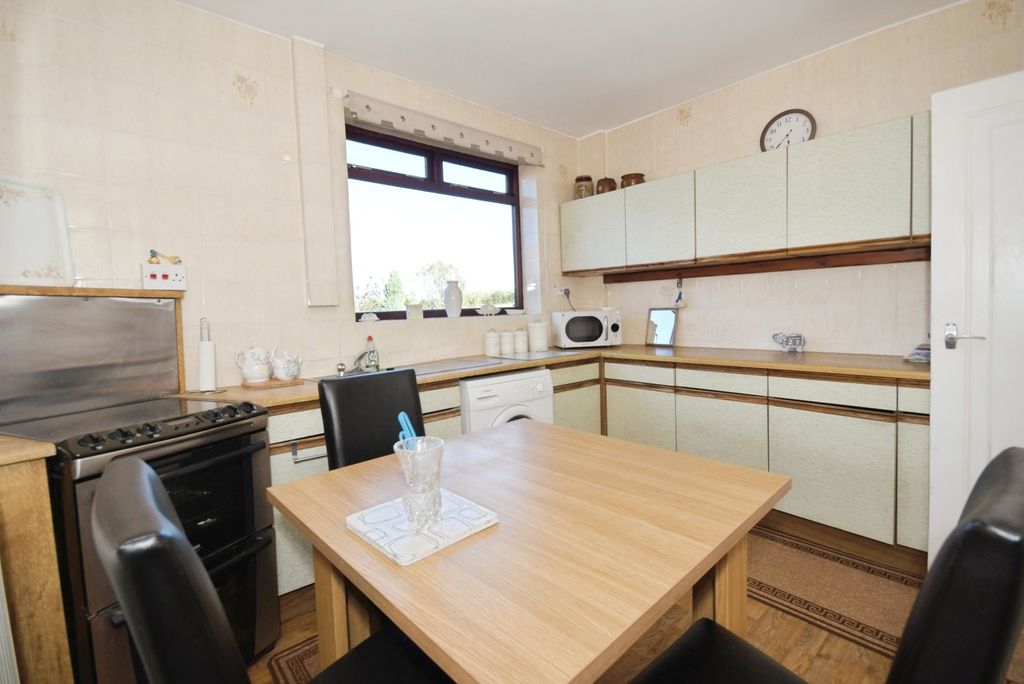 Property photo 2 of 17 Photo