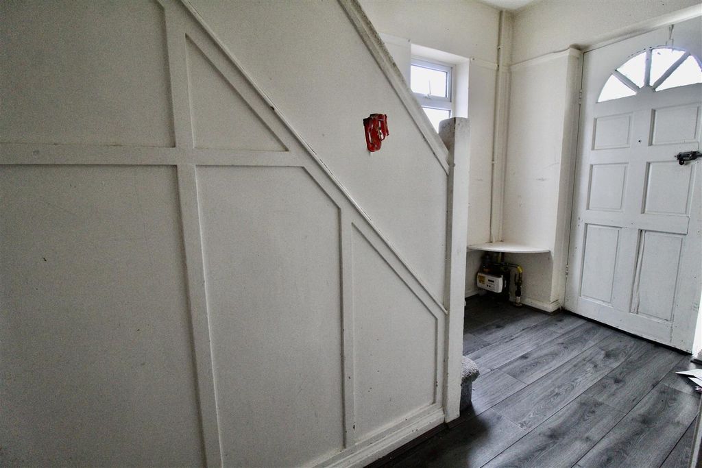 Property photo 2 of 12 Entrance Hallway