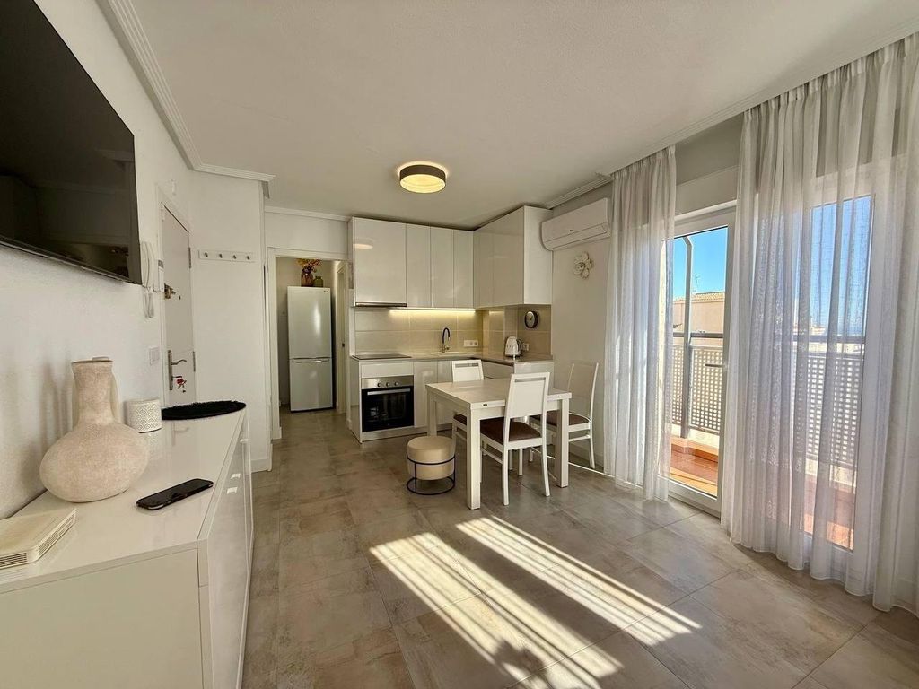 Property photo 2 of 50