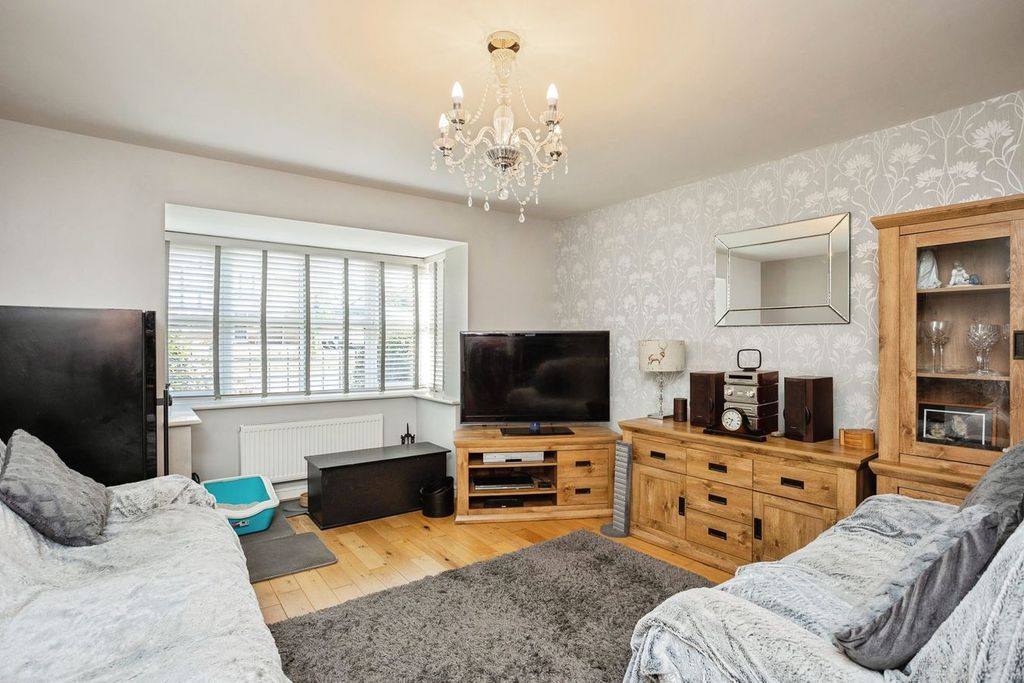 Property photo 2 of 19