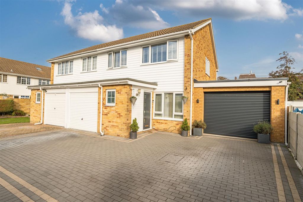 Property photo 1 of 18 Exterior