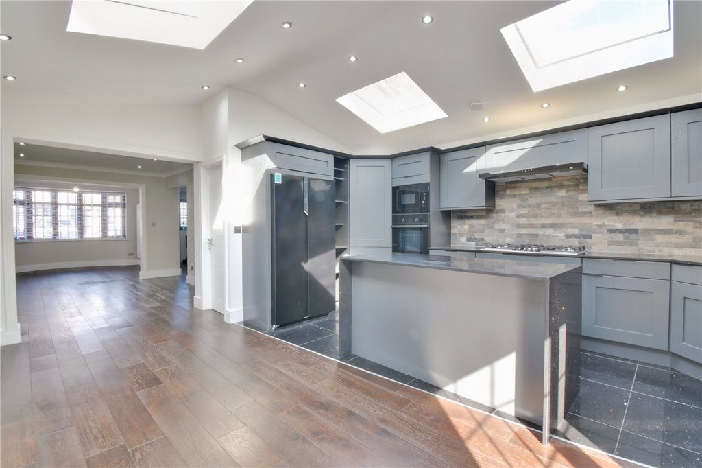 Property photo 3 of 13 Picture No. 06