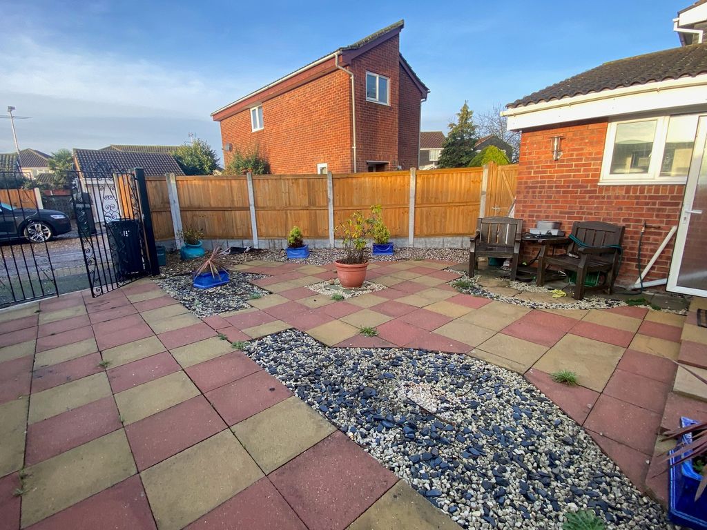 Property photo 2 of 12