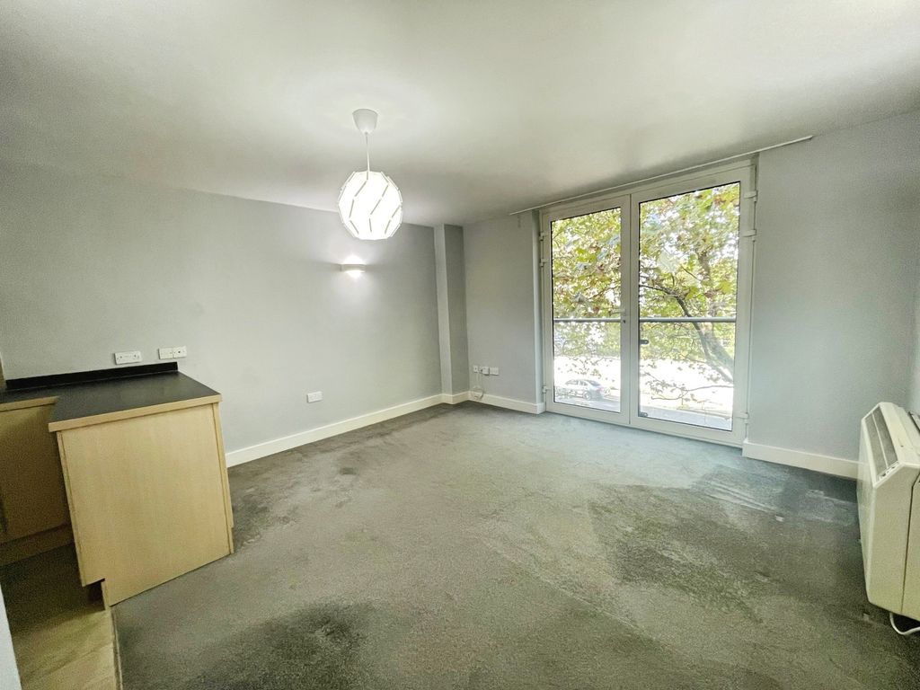 Property photo 3 of 9 Pbox-Img.Jpg